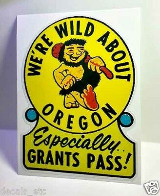 Grant's Pass Oregon Vintage Style Travel Decal / Vinyl Sticker, Luggage Label