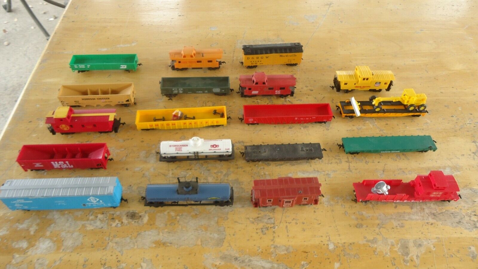 Ho Scale Train Car Lot